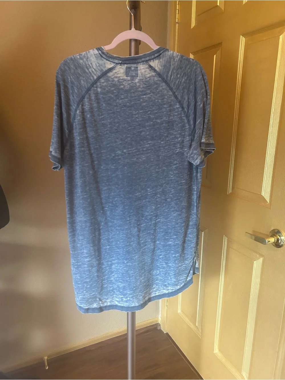 Guess Heathered weathered tee shirt - Picture 3 of 7